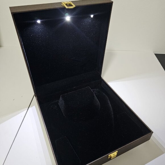 Jewelry Box led Light Large 10"X9 1/2"x3 Box Gift/wedding/engagement/graduation - Picture 1 of 4